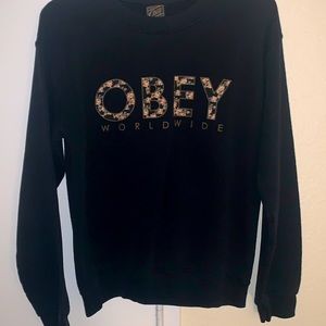 Obey women’s floral crewneck sweater size small good condition